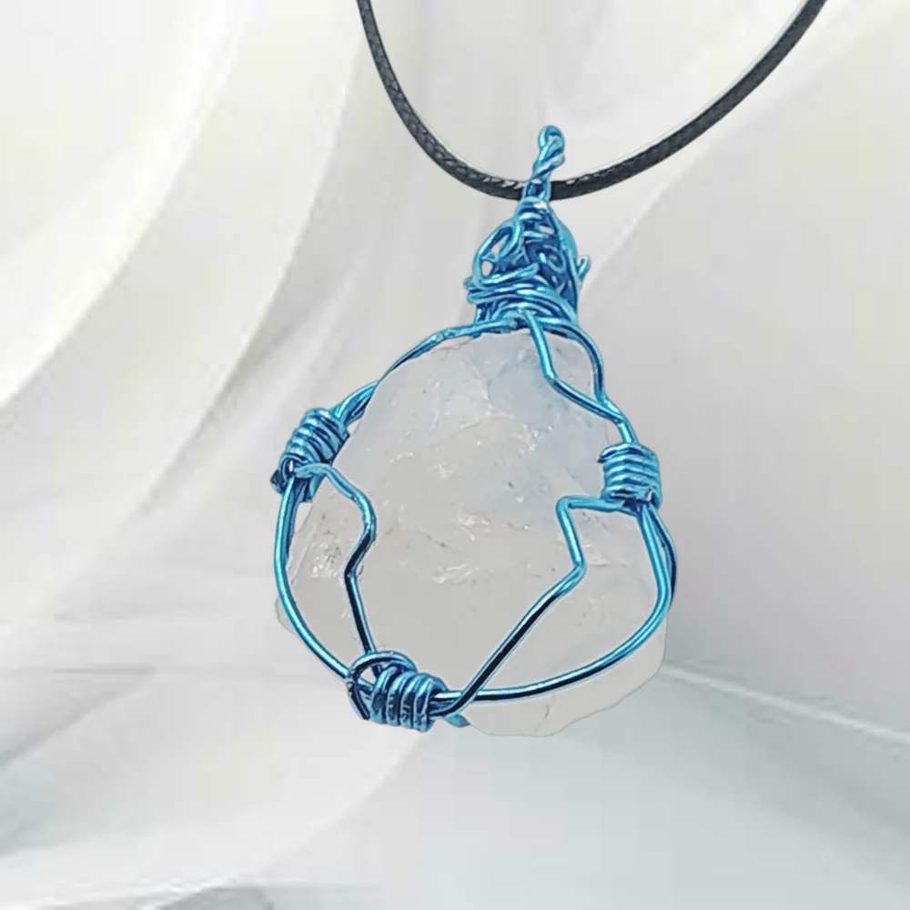 🙋 10/$20. Pink Quartz Pendant & Cord Necklace